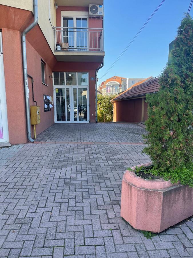 Lea-Lux Apartment Čačak Dış mekan fotoğraf